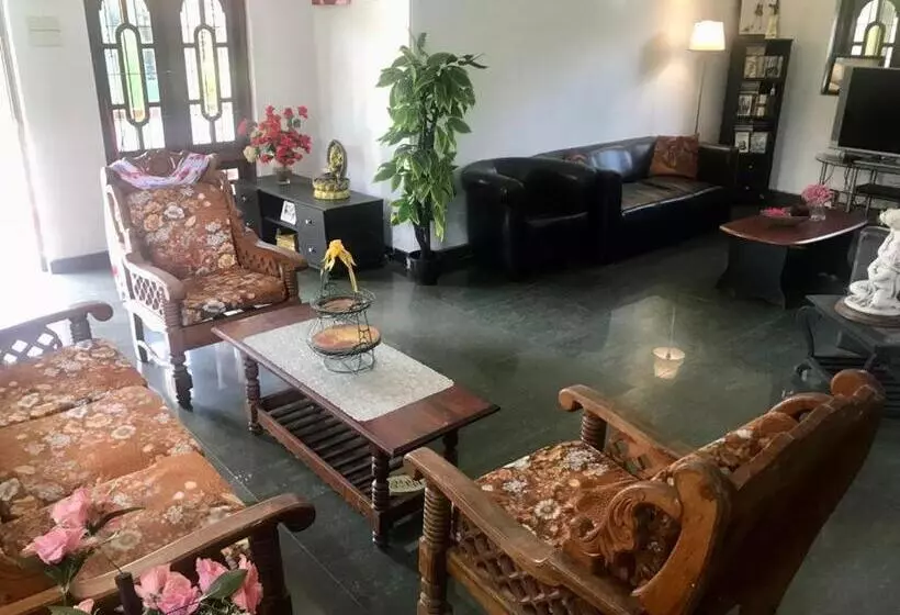 ペンション Kingz And Queenz   Negombo