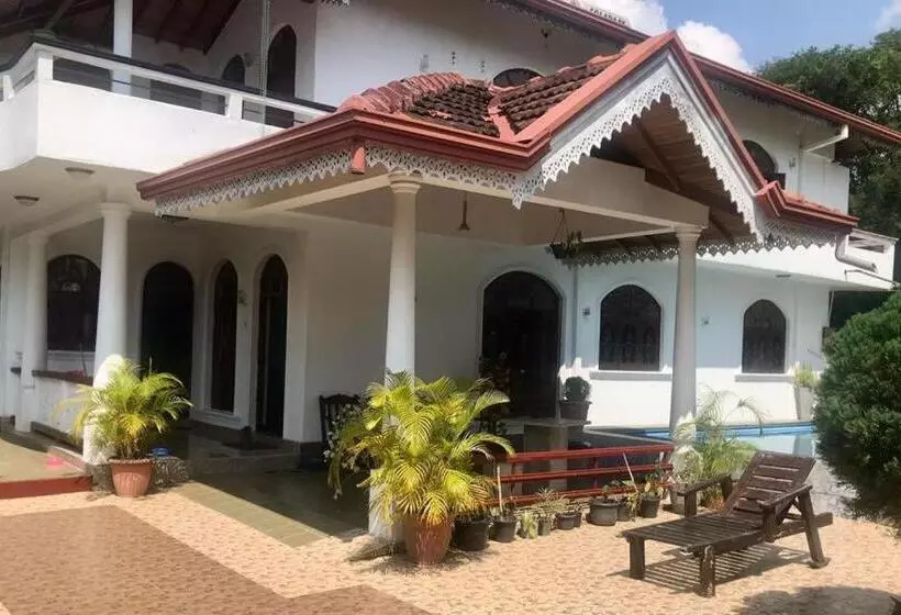 ペンション Kingz And Queenz   Negombo