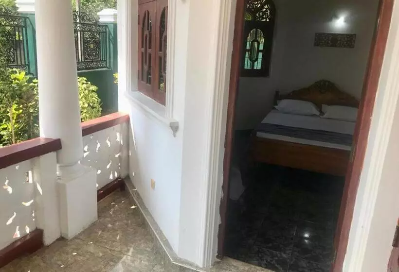 ペンション Kingz And Queenz   Negombo