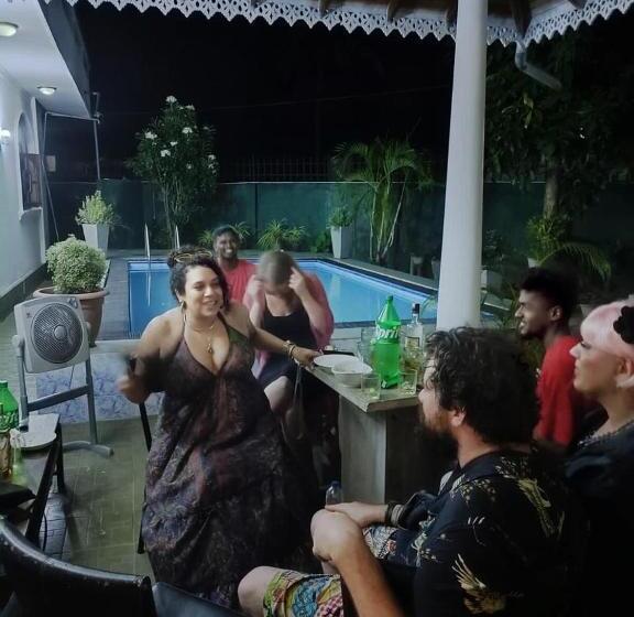 Пансион Kingz And Queenz   Negombo