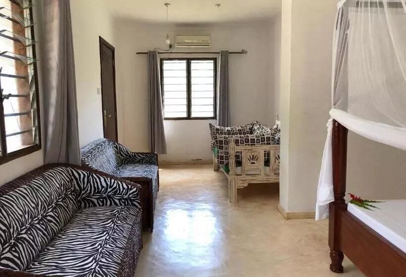 پانسیون Petwac Oasis