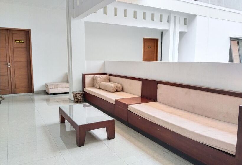 Pension Twin Guest House Grand Wisata