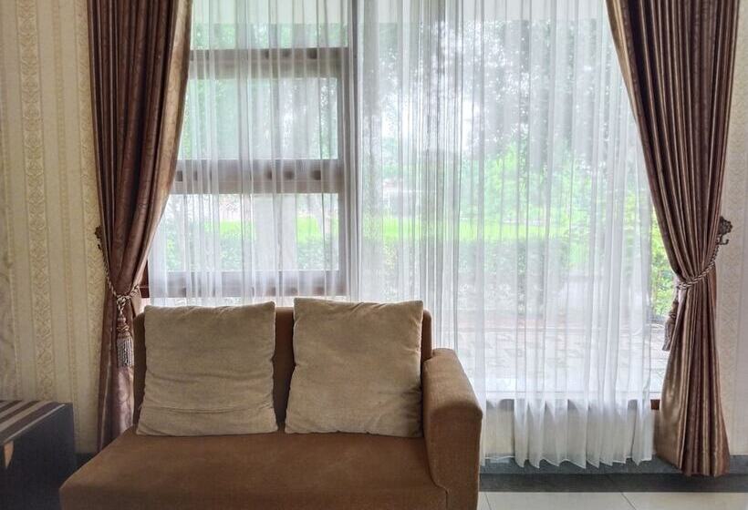 Pension Twin Guest House Grand Wisata