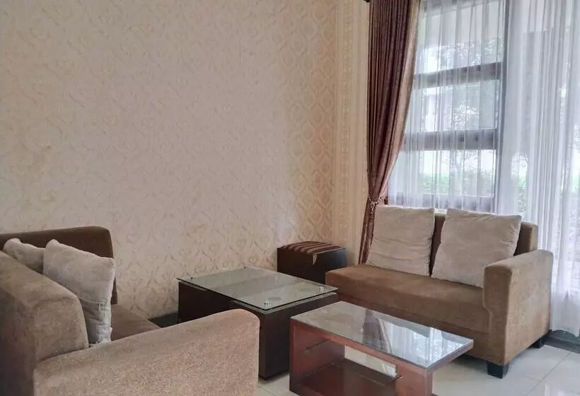 ペンション Twin Guest House Grand Wisata