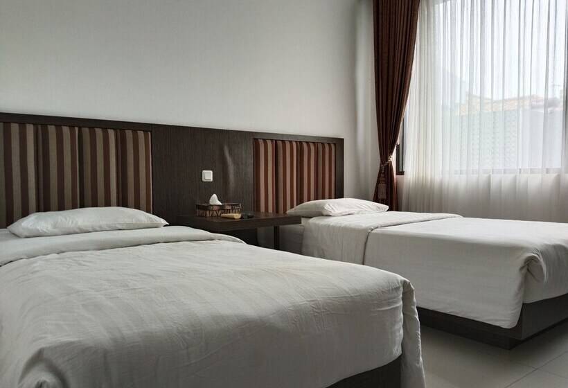 Pension Twin Guest House Grand Wisata