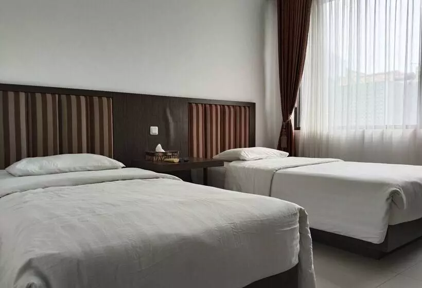 ペンション Twin Guest House Grand Wisata