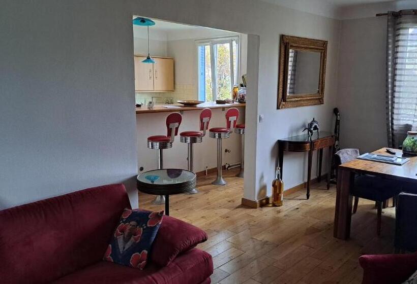 ベッドアンドブレックファースト Cosy Room