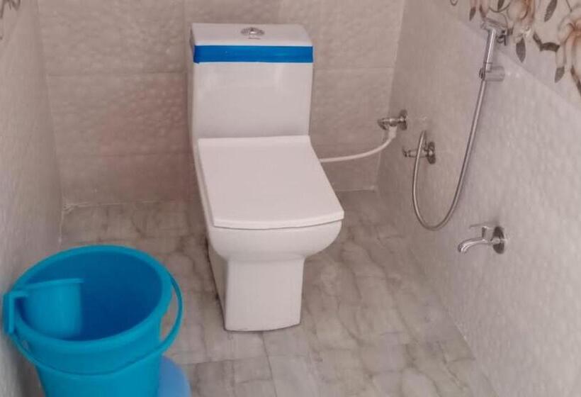 住宿加早餐 Village Inn By Stayapart