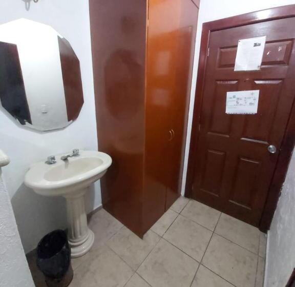 فندق Estación Guadalajara