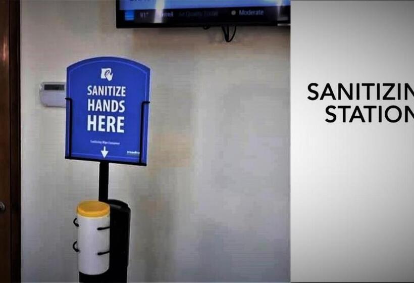 Отель Prajakta Holiday Inn