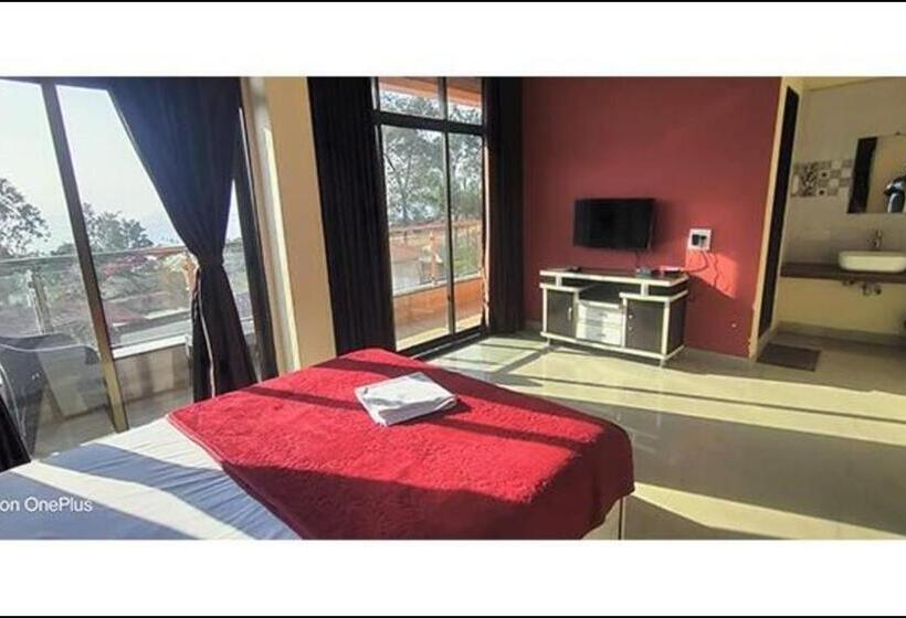 Отель Prajakta Holiday Inn