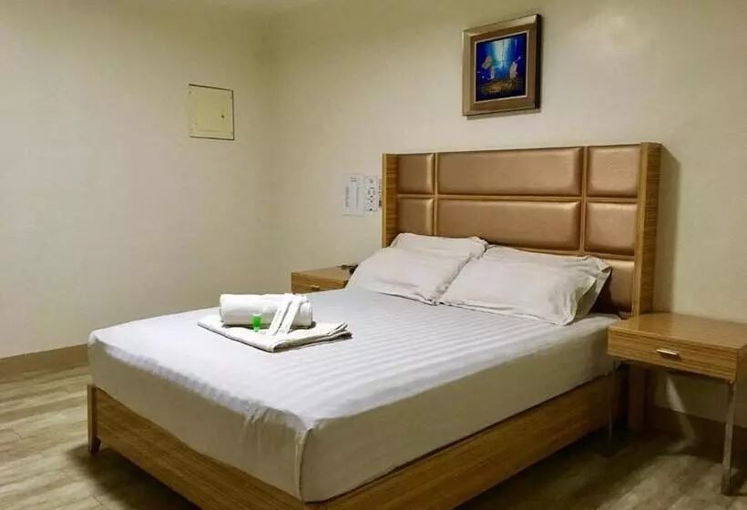 Meaco Royal Hotel   Valenzuela