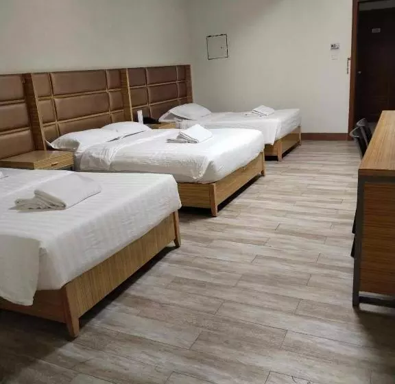 Meaco Royal Hotel   Valenzuela