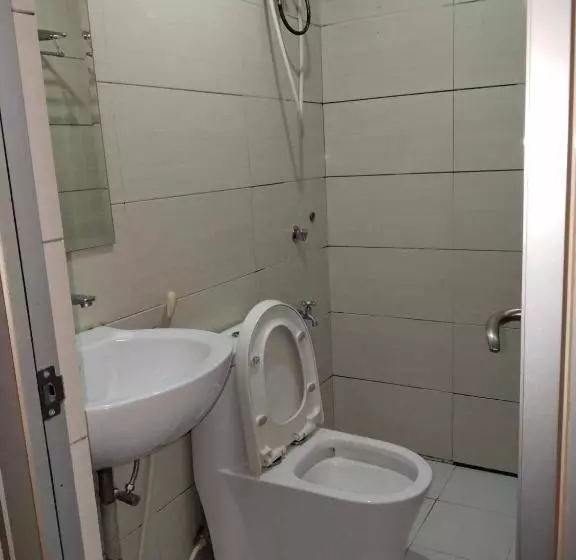 Meaco Royal Hotel   Valenzuela