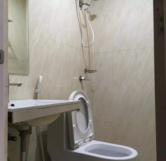 Meaco Royal Hotel   Valenzuela