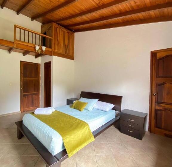 Pension (Hôtel basse catégorie) El Fauno Hostel Campestre