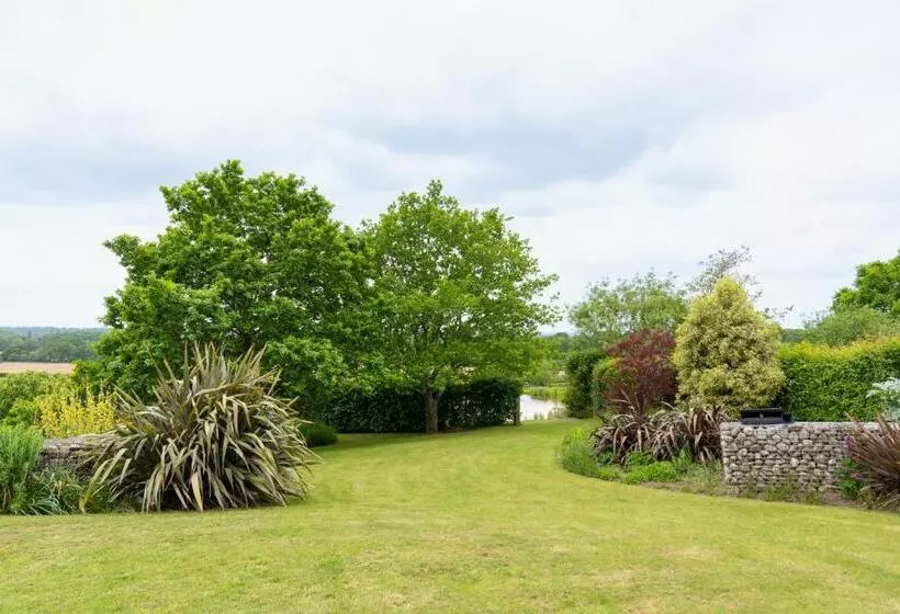 ペンション Jossie S Snug