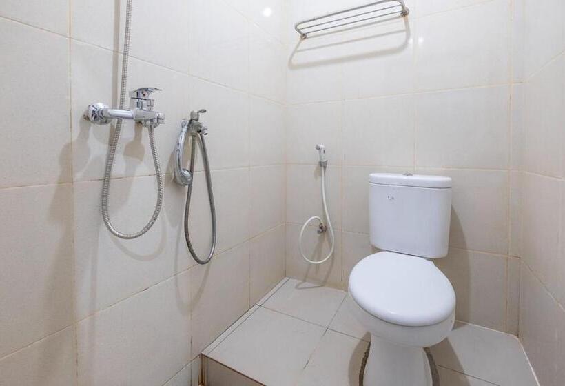 Super Oyo 2703 Hotel Transit 1