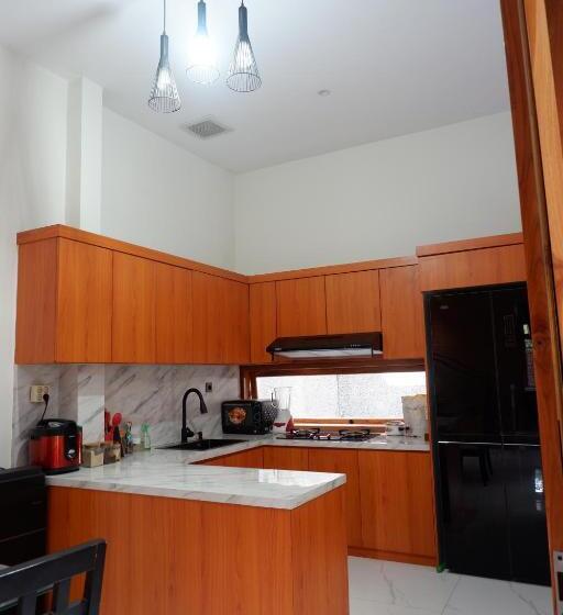 Szálló Bromo Venture