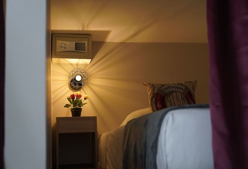 ユースホステル Dorado Plaza Getsemani