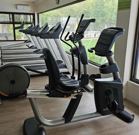 Eclectic Haven At Bamboo Bay Cebu