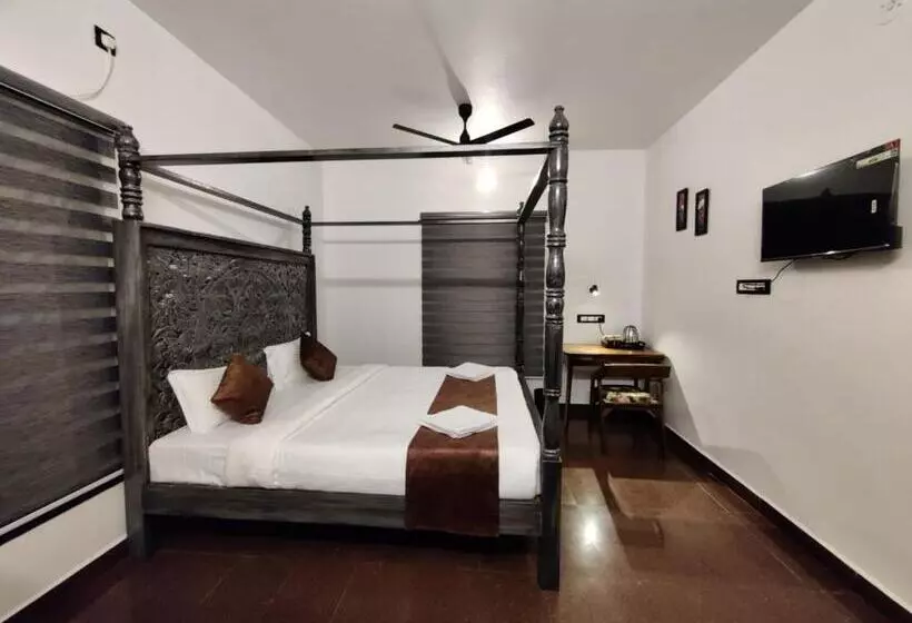 هتل Courtyard Castle Heritage Resort