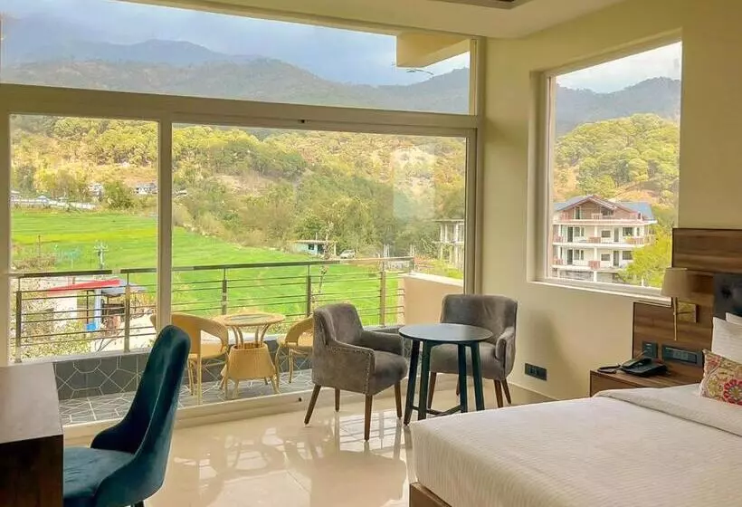 Aotel By Clarks Inn Palampur