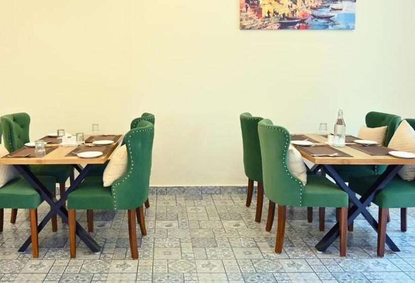 Aotel By Clarks Inn Palampur