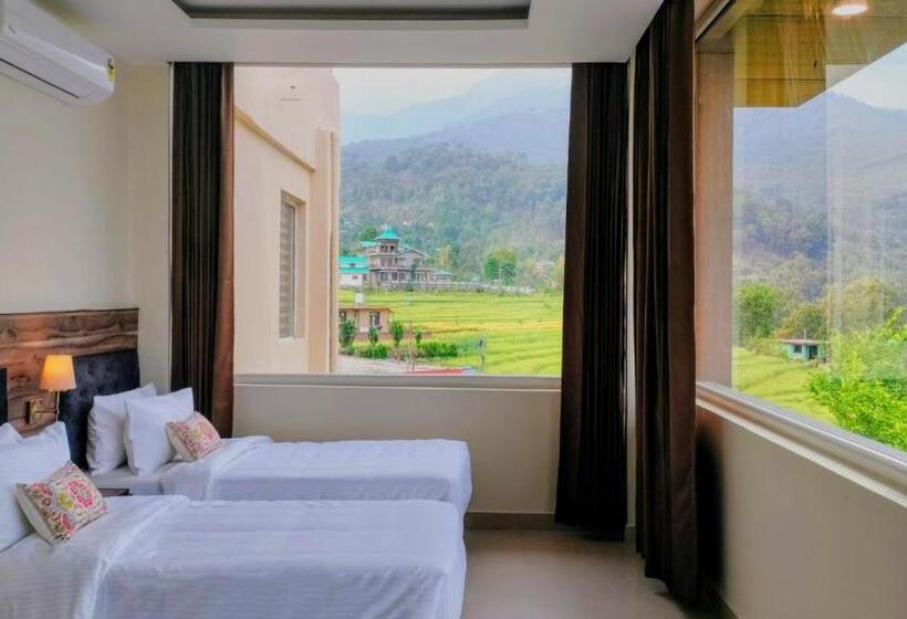 Aotel By Clarks Inn Palampur