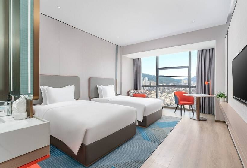 Hotel Holiday Inn Express Bazhong Center, An Ihg