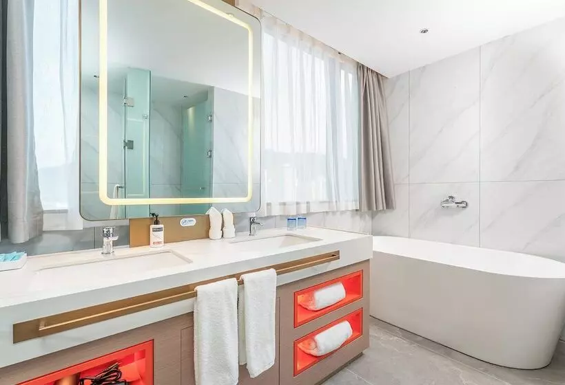 Hotelli Holiday Inn Express Bazhong Center, An Ihg