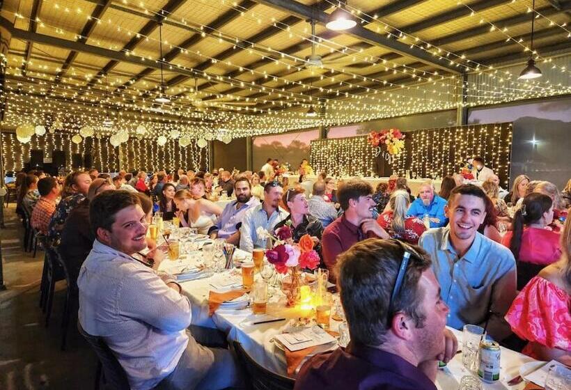 ホテル Lucinda Village