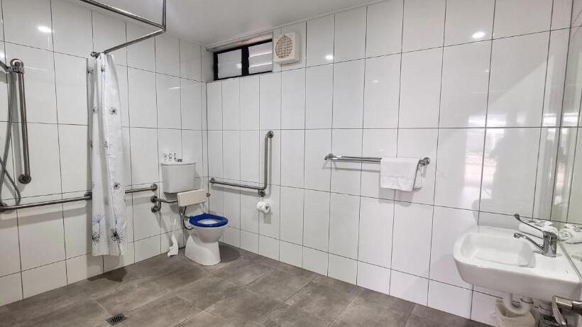 ホテル Lucinda Village