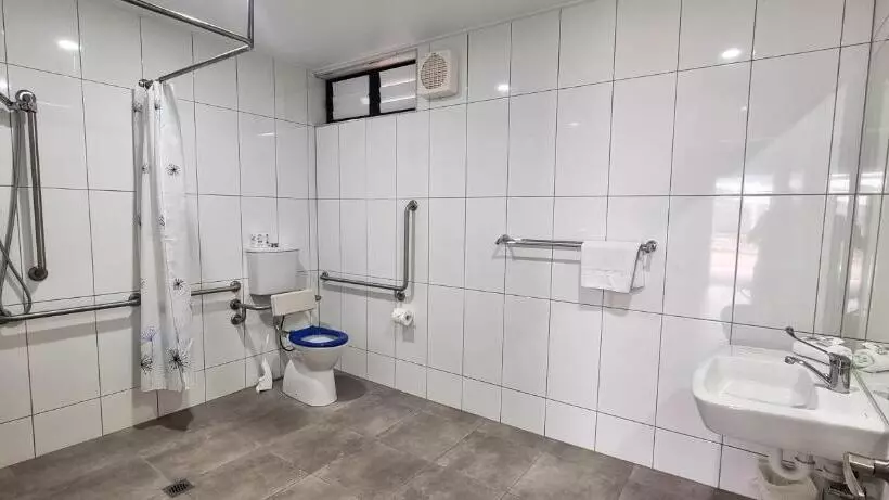 Hotelli Lucinda Village