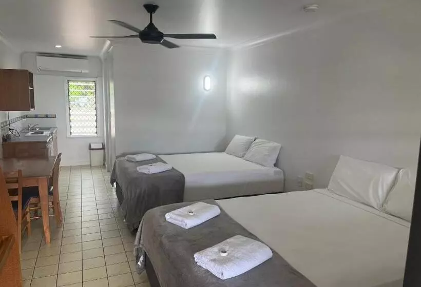 Hotelli Lucinda Village