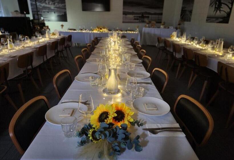 ホテル Lucinda Village