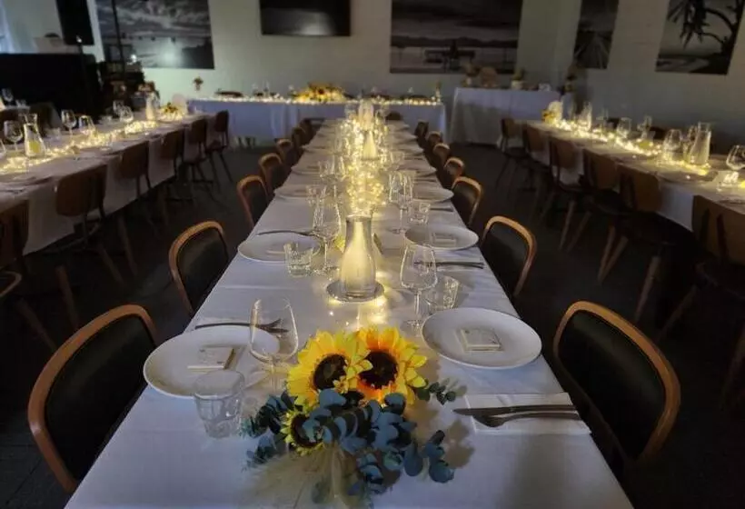 Hotelli Lucinda Village