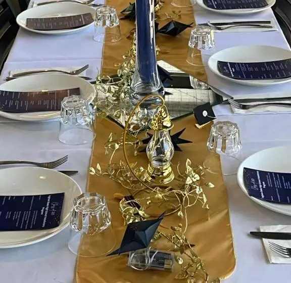 Hotelli Lucinda Village