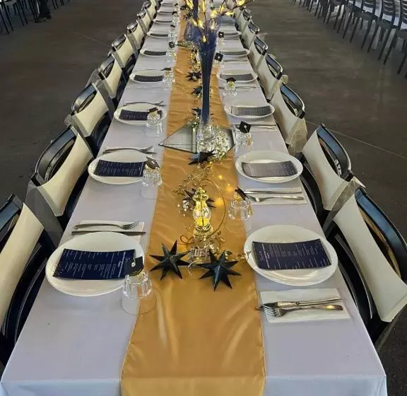 Hotelli Lucinda Village