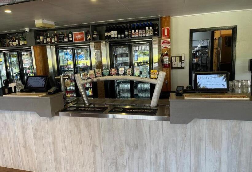 ホテル Lucinda Village