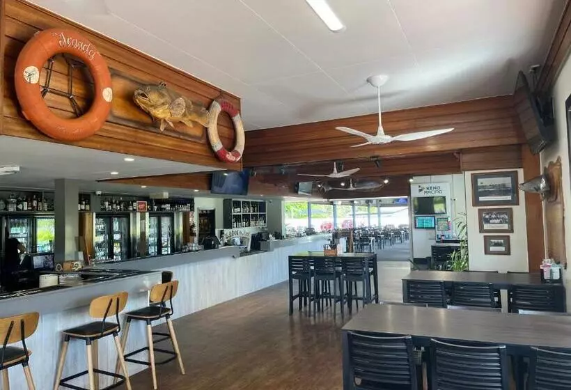 Hotelli Lucinda Village