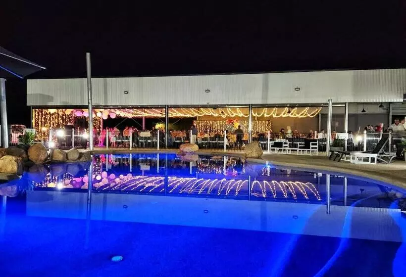 Hotelli Lucinda Village