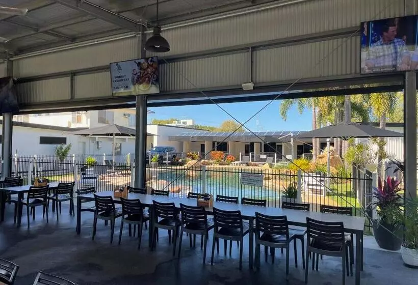 Hotelli Lucinda Village