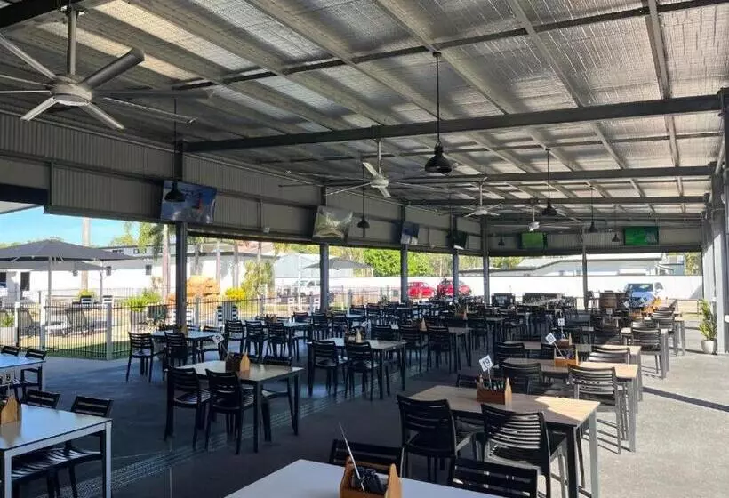 Hotelli Lucinda Village