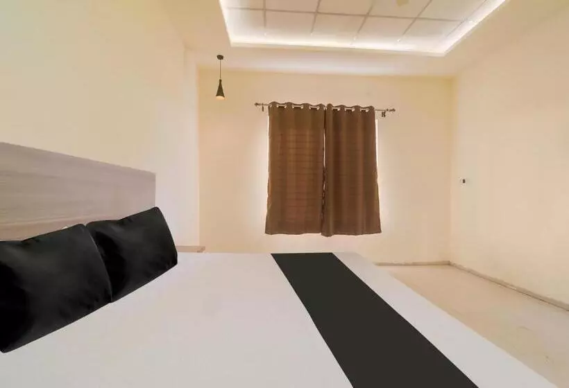 Hotelli Oyo Saubhagya Shri Resort