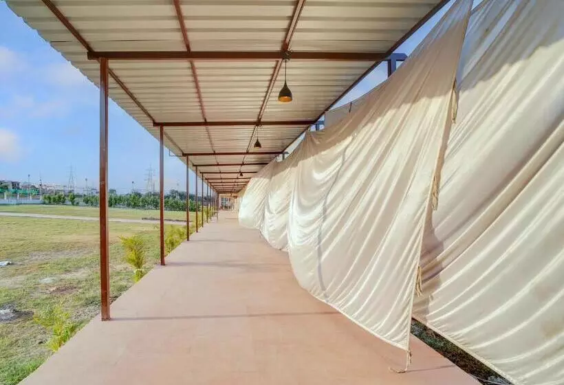 Hotelli Oyo Saubhagya Shri Resort