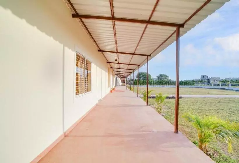 Hotelli Oyo Saubhagya Shri Resort