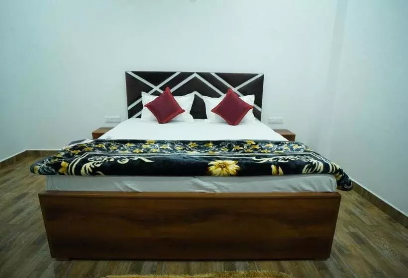 Hotelli Sd Grand Palace Near Radha Rani Mandir Mansarovar Vrindavan