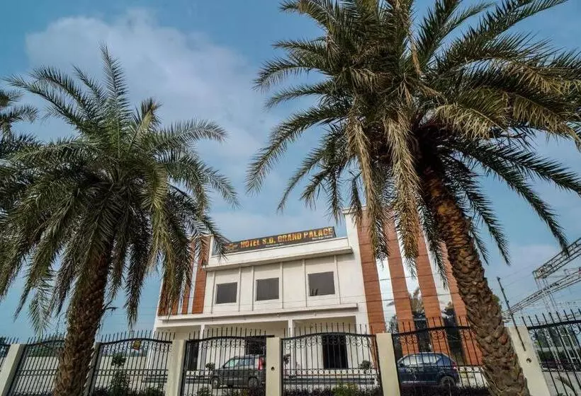 Hotelli Sd Grand Palace Near Radha Rani Mandir Mansarovar Vrindavan