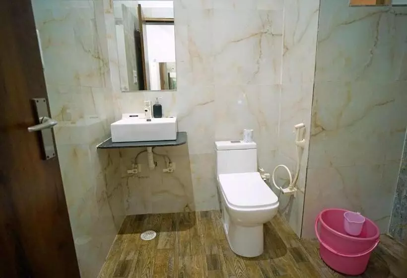 Hotelli Sd Grand Palace Near Radha Rani Mandir Mansarovar Vrindavan